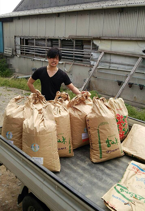 鶏糞が大量